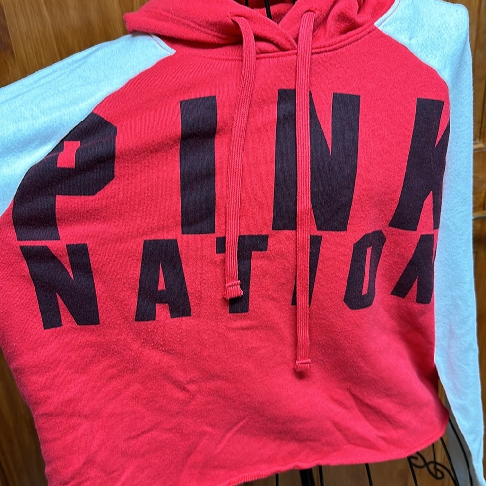 Victoria's Secret Pink Nation Womens White Red Cropped Pullover Hoodie - Picture 2 of 7